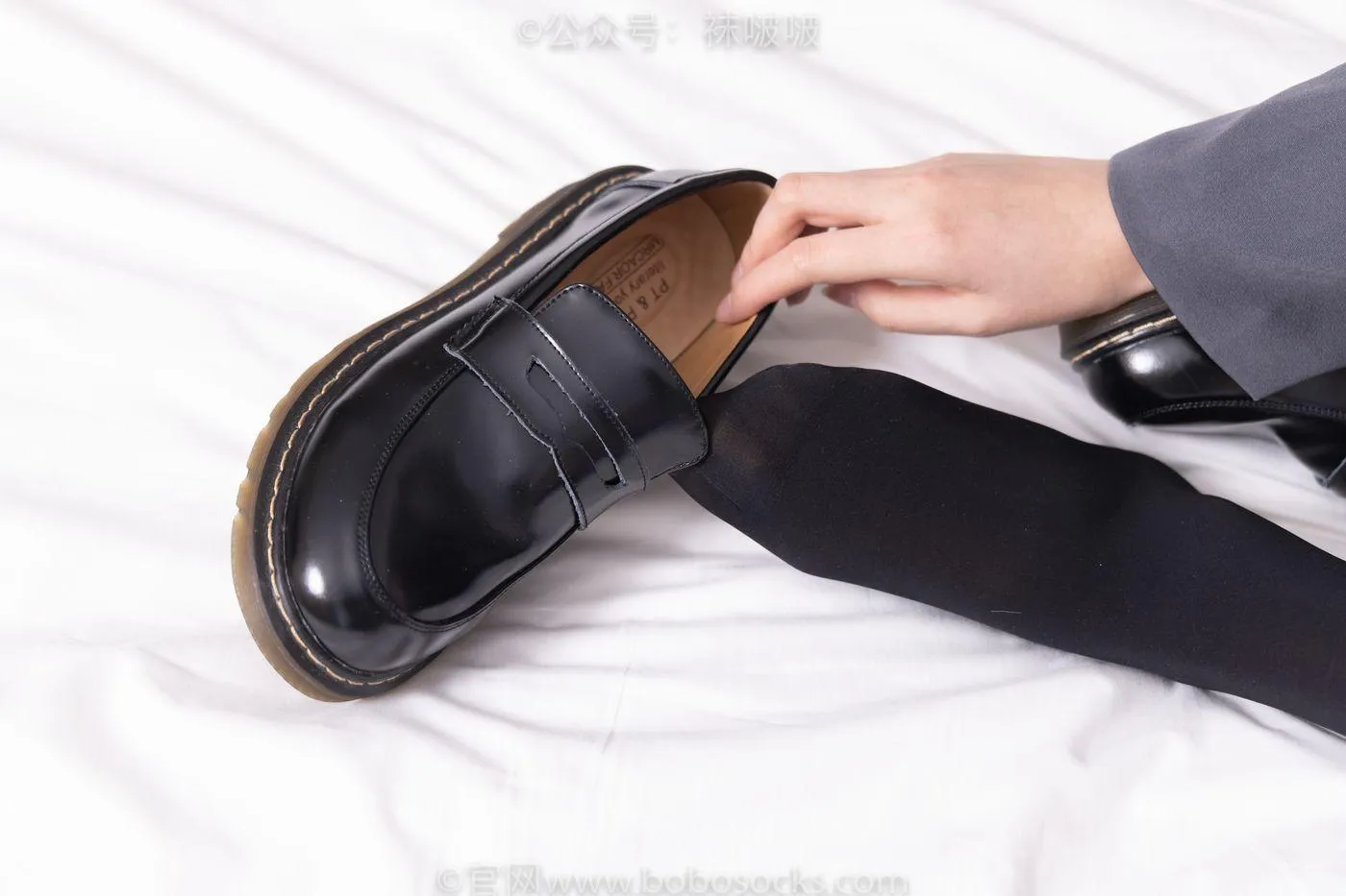 [BoBoSocks袜啵啵]NO.060 小甜豆-JK制服、皮鞋、厚黑丝 [131P]插图